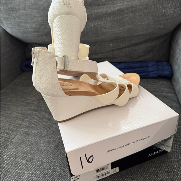 Alfani Women's 8.5M White Wedge Strappy Heels - Picture 4 of 16
